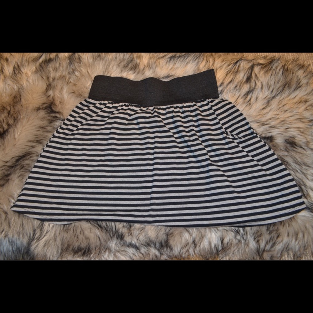 Cute🖤Striped Skirt w/ Pockets